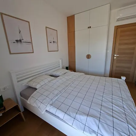 Brand New 1br With Private Garage Appartement
